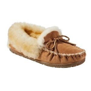 LL Bean Wicked Good Sheepskin/Shearling Moccasins in light brown size 6M